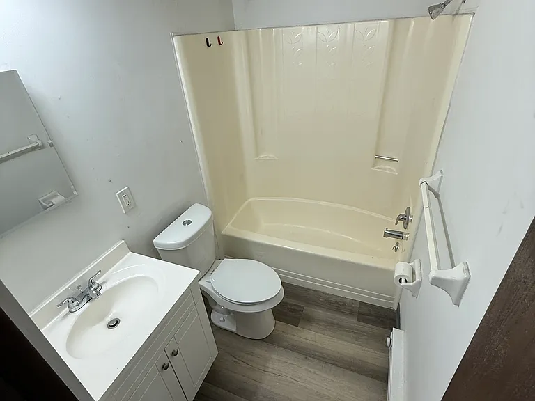 83 Union Ave — Photo 6