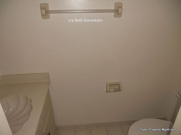 4th image of 140 Limewood Pl #D