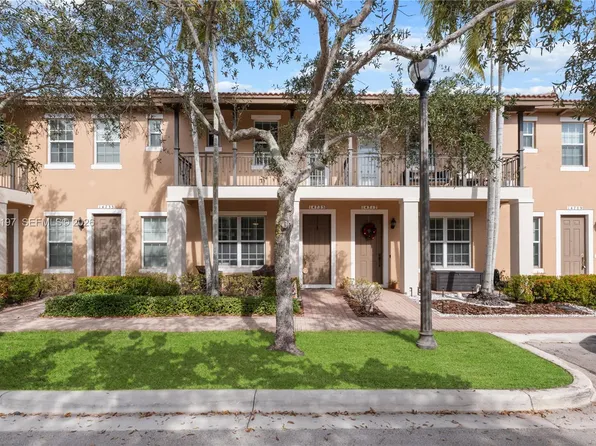 14725 SW 11th St, Pembroke Pines, FL 33027