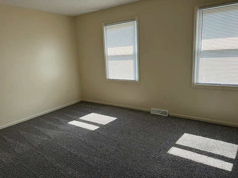 212 Calumet Dr #2 — Photo 7