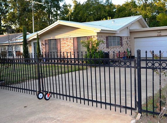 4th image of 109 Oakhurst Dr