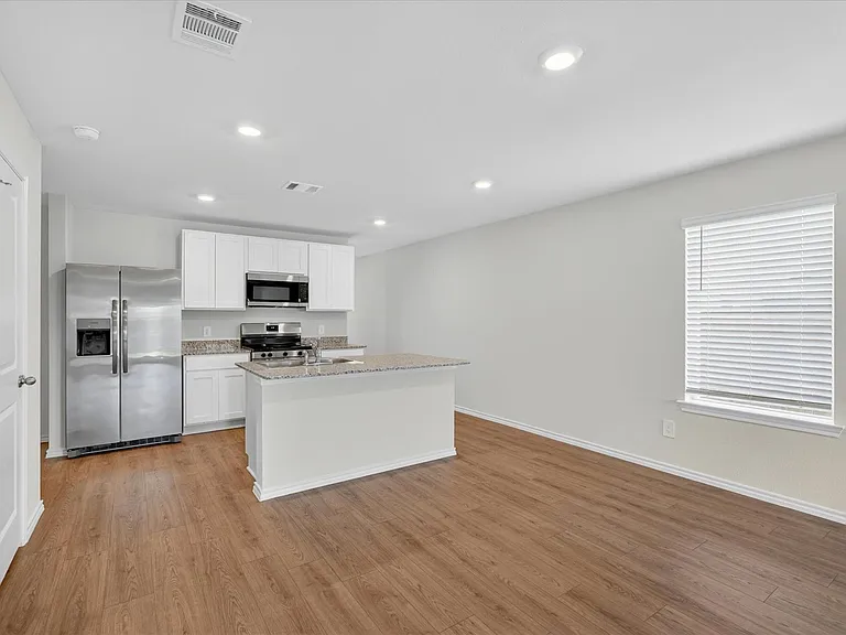 1818 Potomac Ln — Photo 6