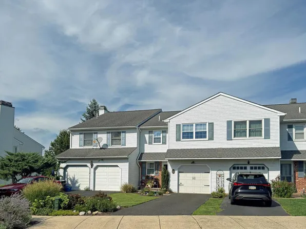 106 Henning Dr, North Wales, PA 19454
