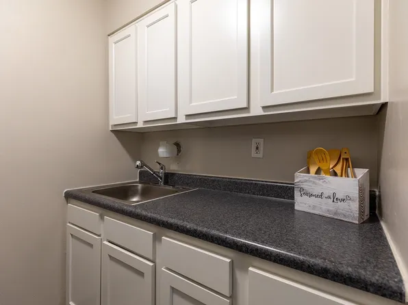 Washington Park Apartments, 525 E Town St APT B6, Columbus, OH 43215