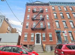395 2nd St #202, Jersey City, NJ 07302