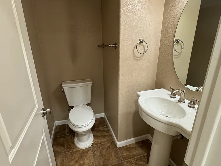1679 Lone Oak Trl — Photo 6