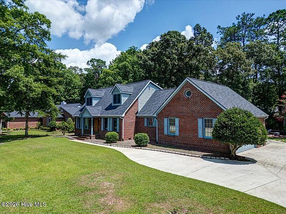 3rd image of 802 Thyme Court