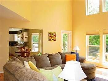 3rd image of 4419 Meadowbrook Ln