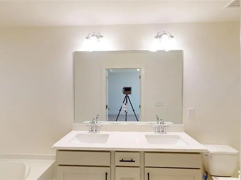 6414 Shalks Crossing Dr — Photo 18