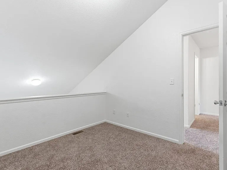 802 Waterglen Dr #D17 — Photo 26