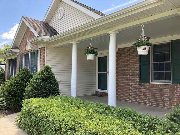 2nd image of 60759 Creekstone Ct