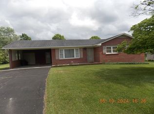 4624 Newbern Heights Dr, Pulaski, VA 24301