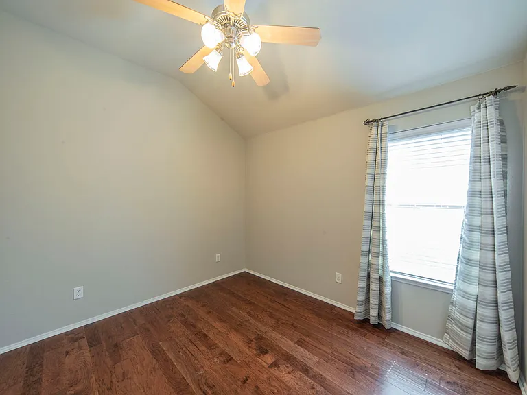 8249 Fall Crest Dr — Photo 20