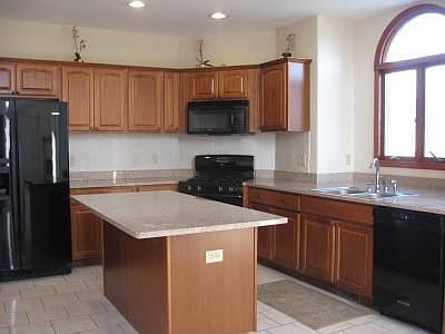 3rd image of 1037 Latour St