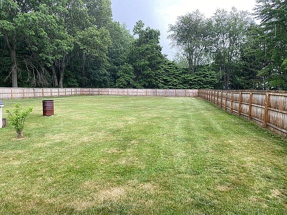 2nd image of 9600 Summerfield Rd