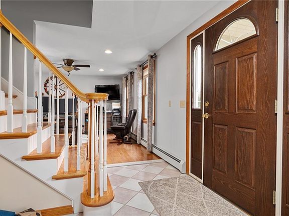 2nd image of 15 Great Meadows Ln