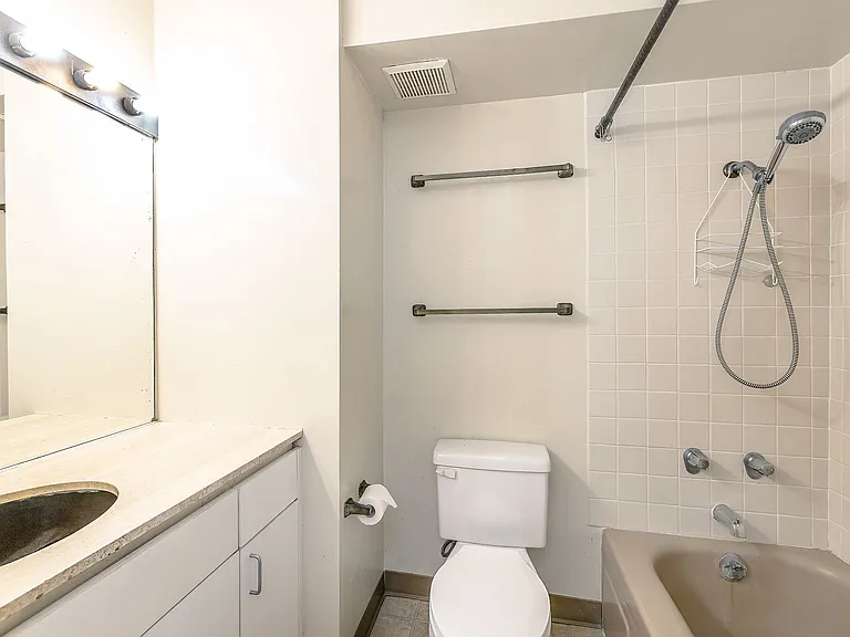 1750 Kalakaua Ave #1806 — Photo 5