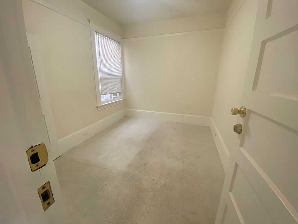 1st image of 10 Bannam Pl #8
