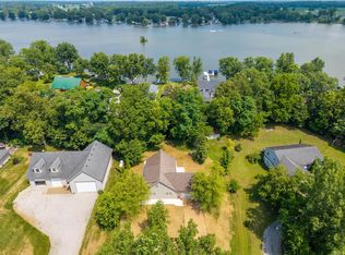 1945 E 770 S, Wolcottville, IN 46795