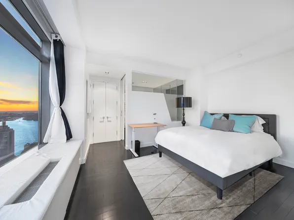 123 Washington Street image 4 of 9