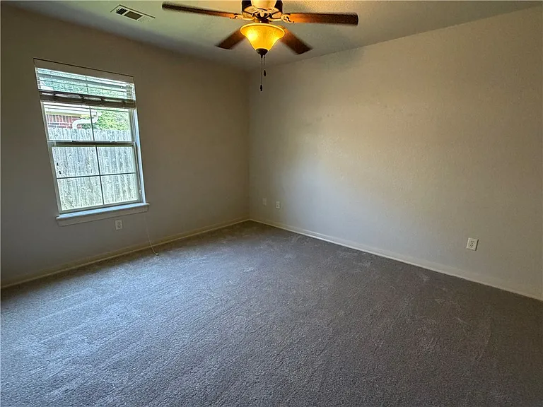 2492 Surtees Pl — Photo 10