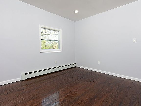 5th image of 18 Duncan Ave