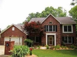 5 Richland Dr, Hurricane, WV 25526