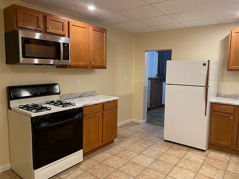 100 Kathleen St #1 — Photo 8