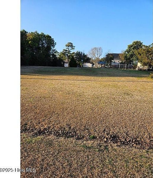 2nd image of 305 Soundview Drive