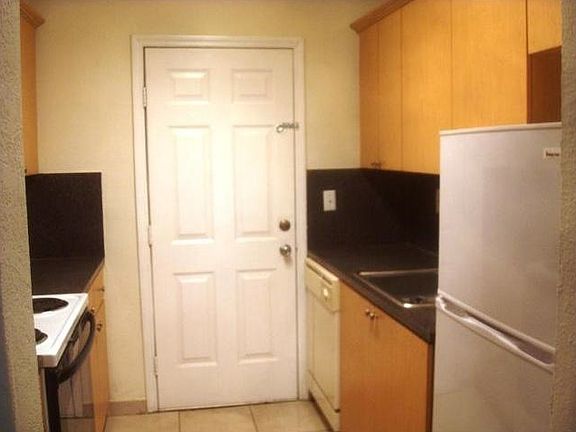 2nd image of 981 NE 169th St APT 112