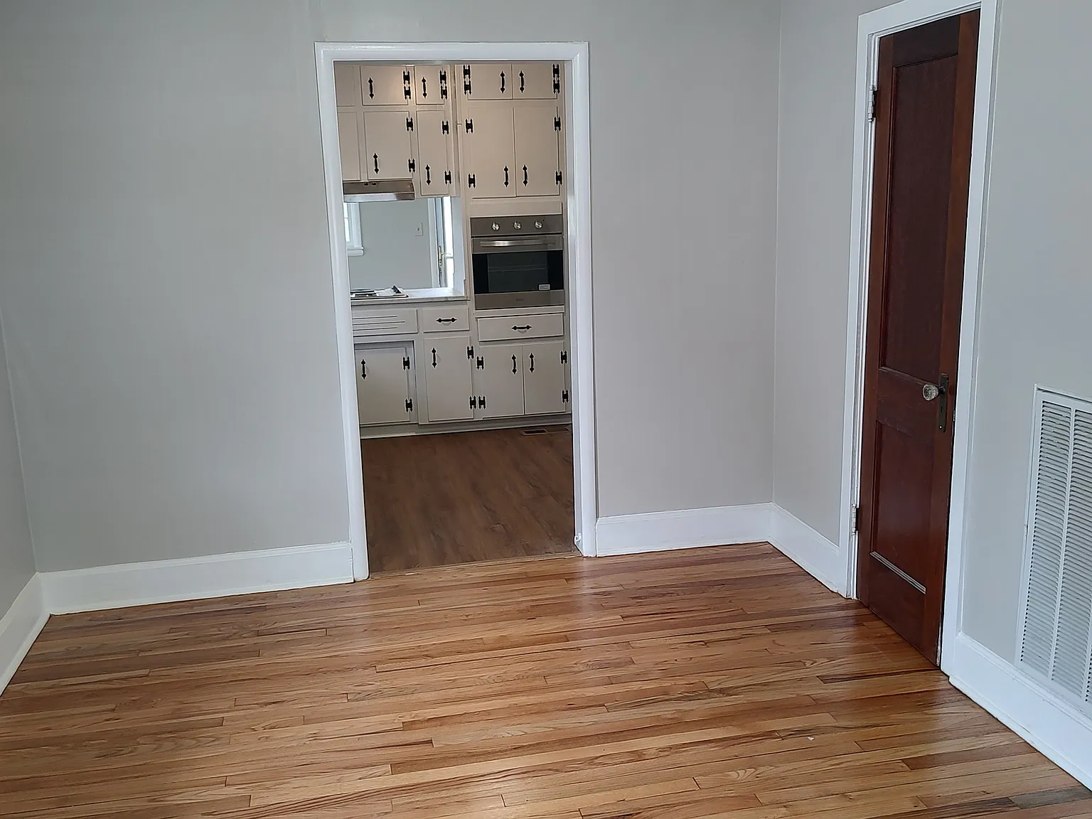 4 bed, 1419 sqft, $2,200 — Photo 3