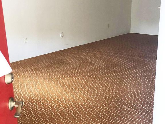 2nd image of 3034 Parkway Blvd APT 205