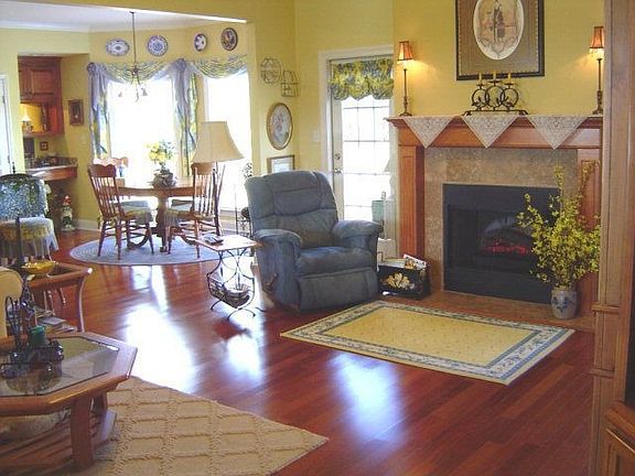 4th image of 3805 Thoreau Dr
