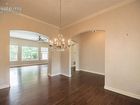 5th image of 3527 Oak Meadow Dr