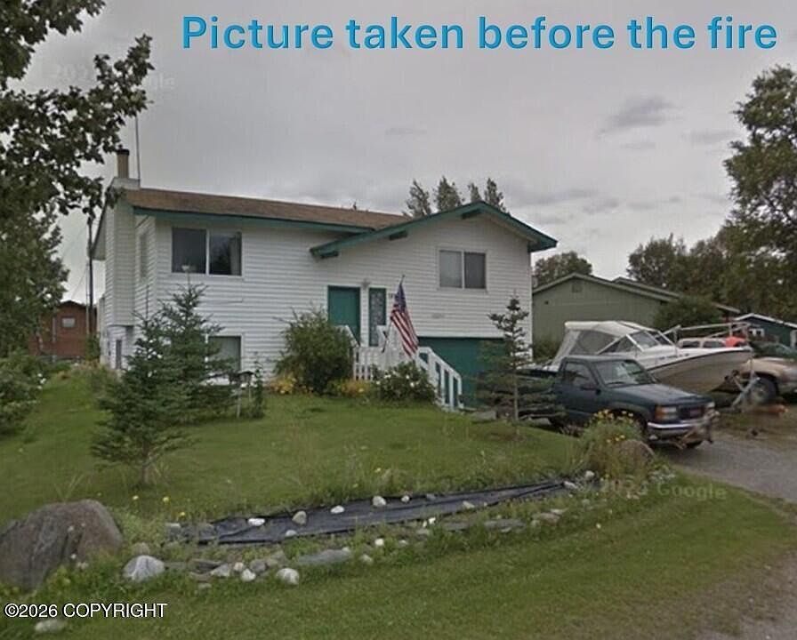 1st image of 160 S Montgomery Way
