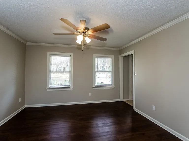 2515 Haybrook Ln — Photo 15
