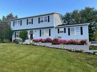 28 Hart Dr, Poughkeepsie, NY 12603