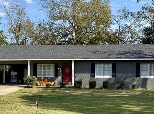 132 Duane Dr, Fitzgerald, GA 31750