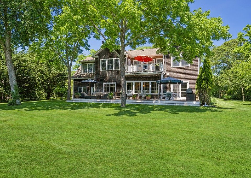 27 Lamb Ave, East Quogue, NY 11942 Zillow