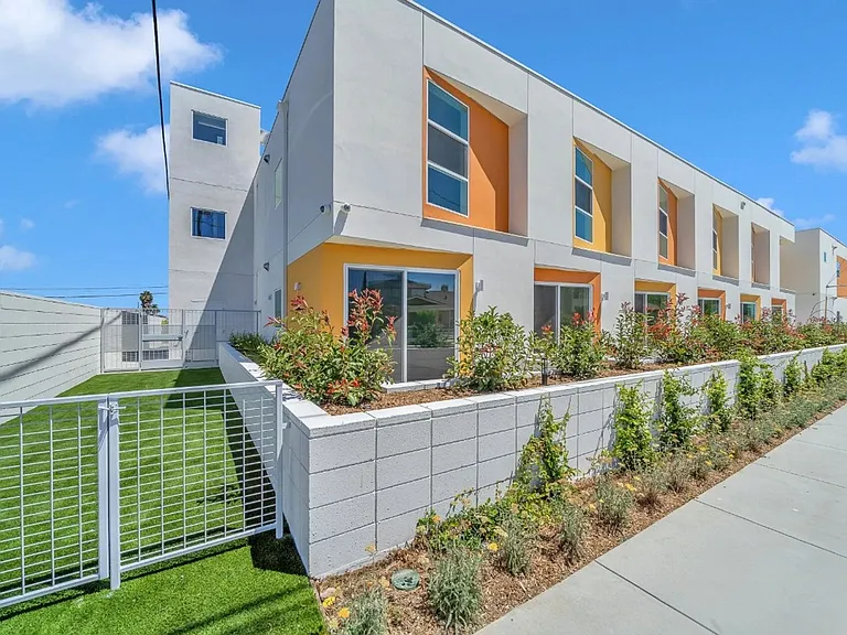 16819 S Normandie Ave — Photo 10