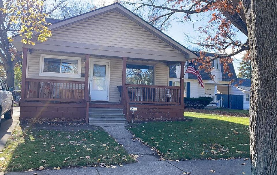 1st image of 1032 E Milton Ave