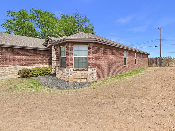 3rd image of 211 Dowden Rd