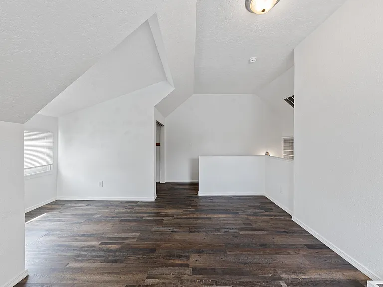 421 S College St #4 — Photo 22