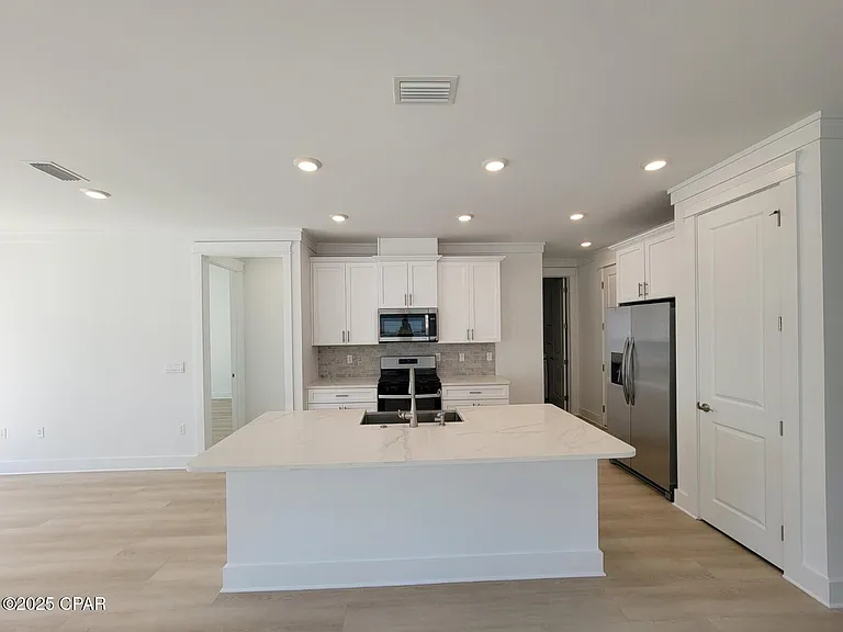 824 Walsonham Dr — Photo 8