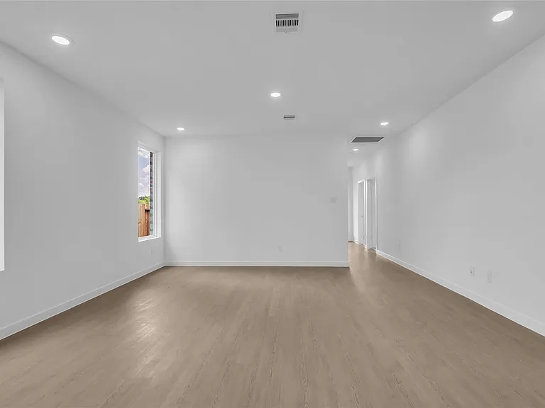 11688 Lazy Oak Creek Dr — Photo 10