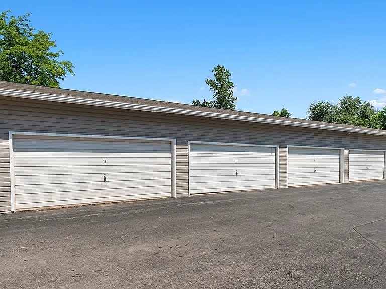 Canyon Lake Apartments — Photo 22