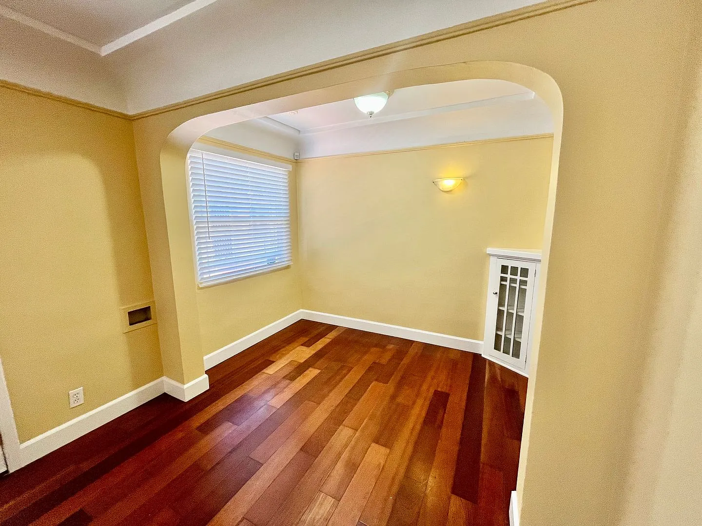 1bd/1bth Cottage-Style Condo in University Heights with Stainless Steel Appliances, Walk-In Close... — Photo 3