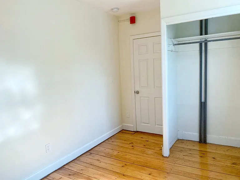 64 Preston St — Photo 10