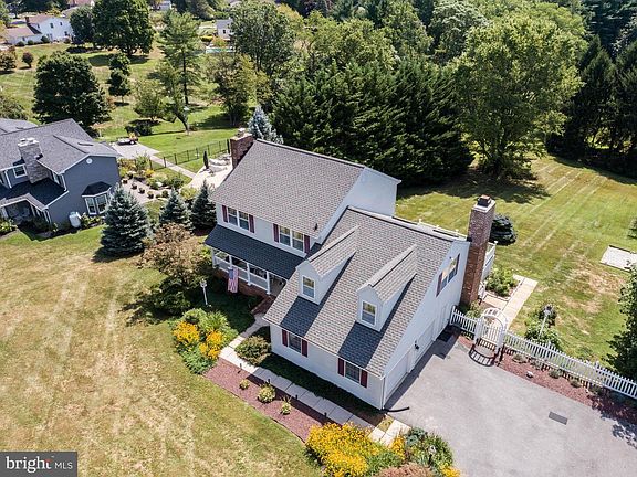 3rd image of 1089 Wilda Dr