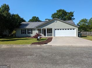 210 Camelot Dr, Dublin, GA 31021